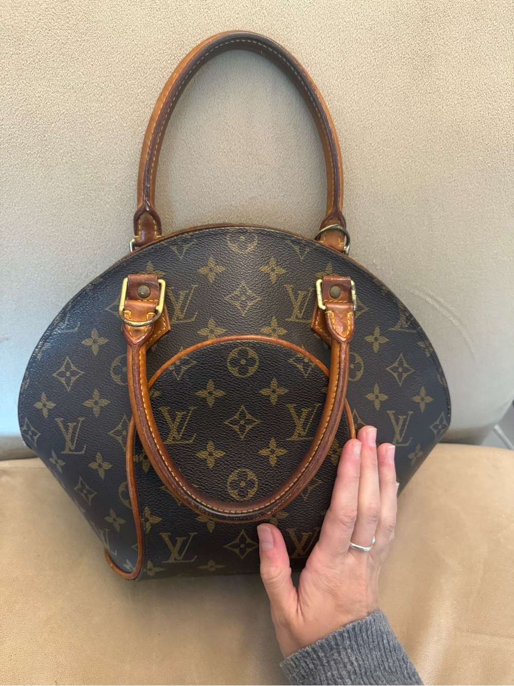 Louis Vuitton Monogram Ellipse PM - Picture 13 of 13